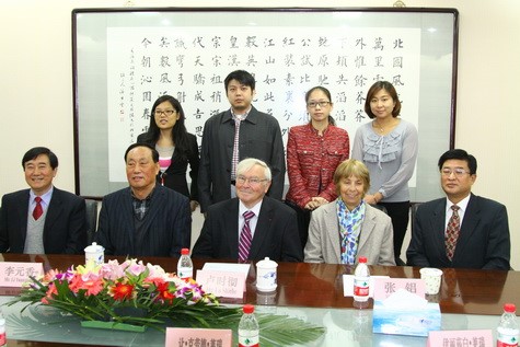 卢时彻会长会见法国上议院议员、克吕兹市市长让 克劳德 莱瑞 2222.jpg